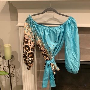 Chic Me 🎉HP🎉 NWOT off shoulders set with matching shorts